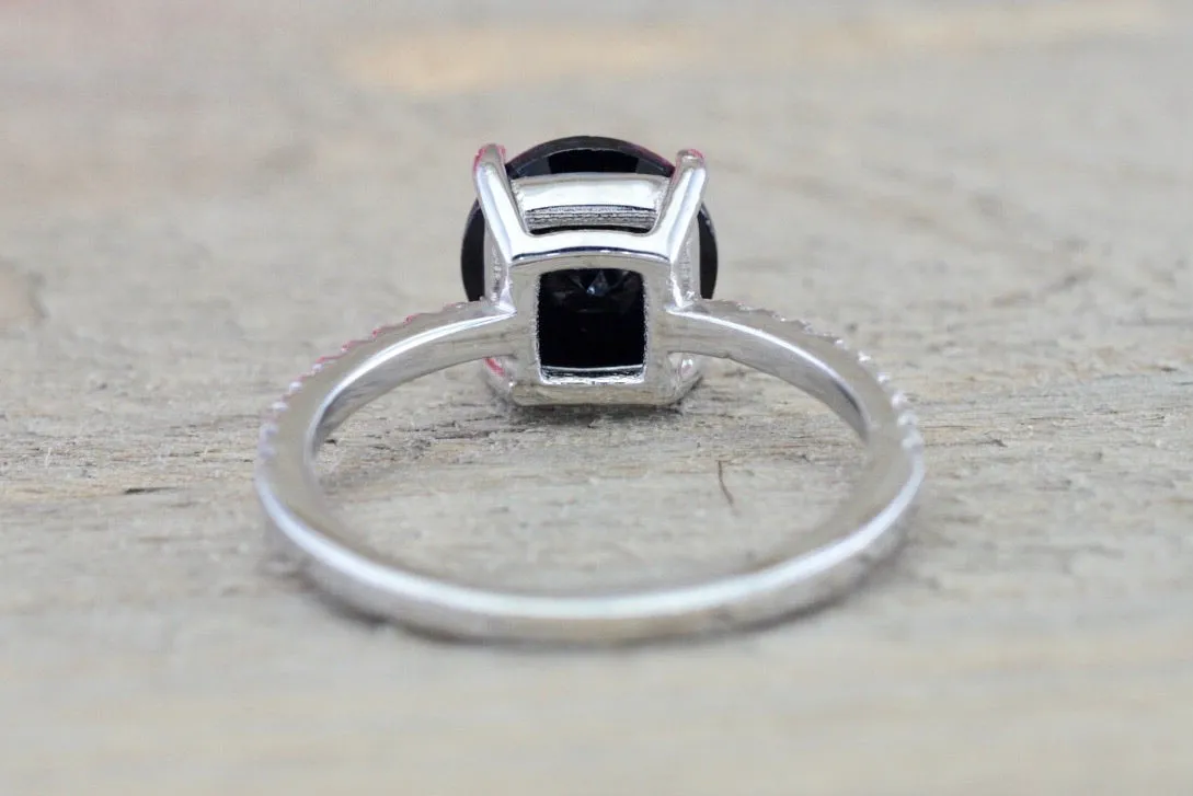 14k White Gold Diamond and Black Onyx ring