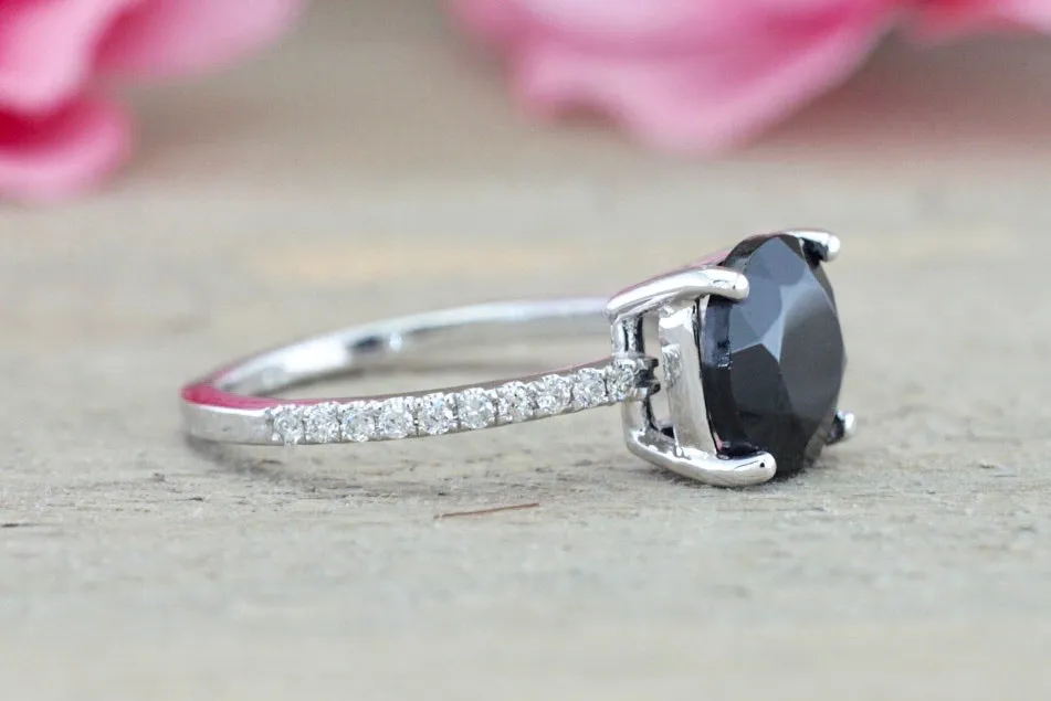 14k White Gold Diamond and Black Onyx ring