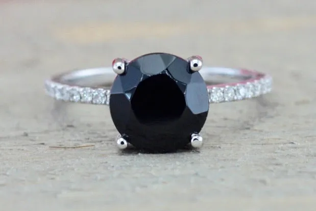 14k White Gold Diamond and Black Onyx ring