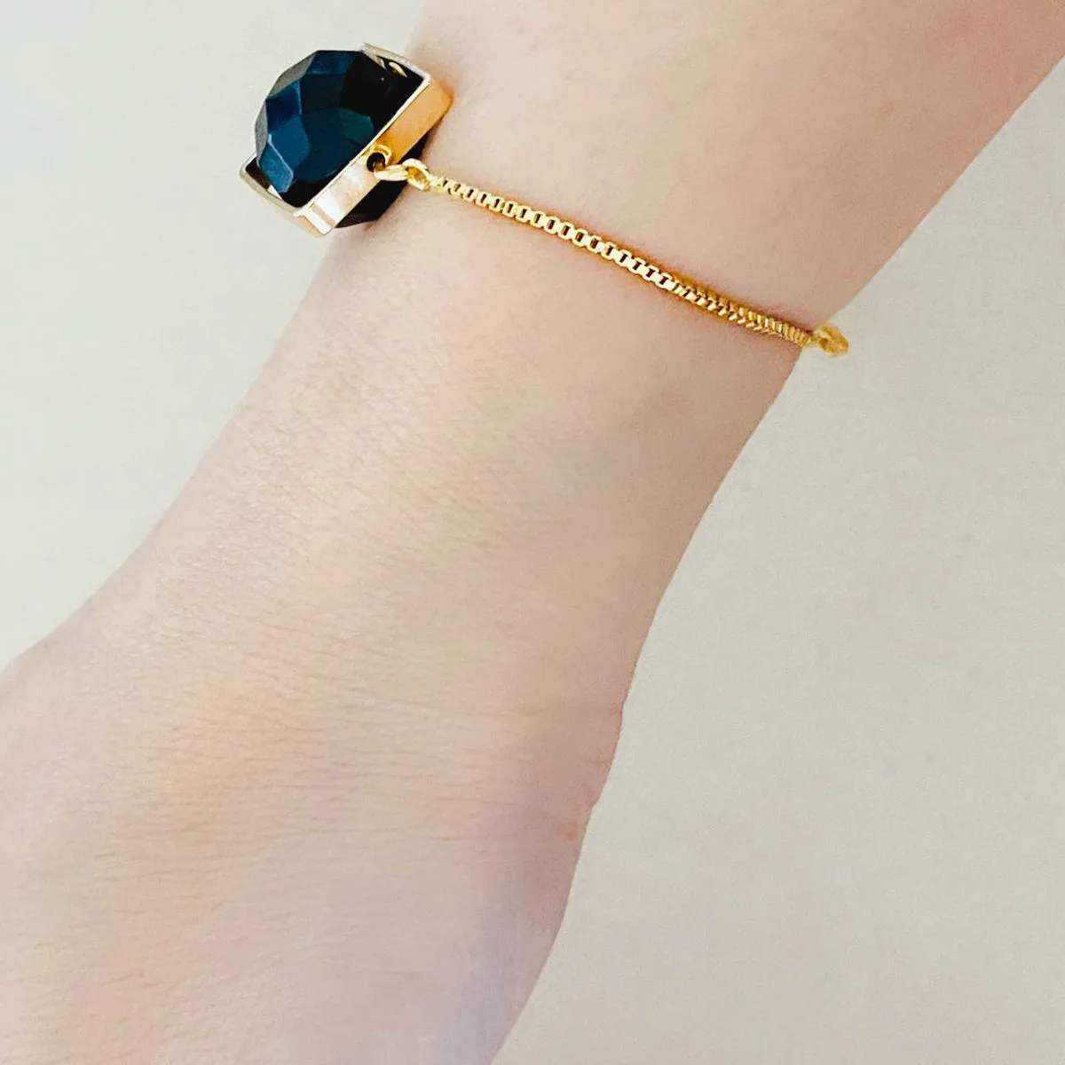 Black Onyx La Forma Square Bracelet