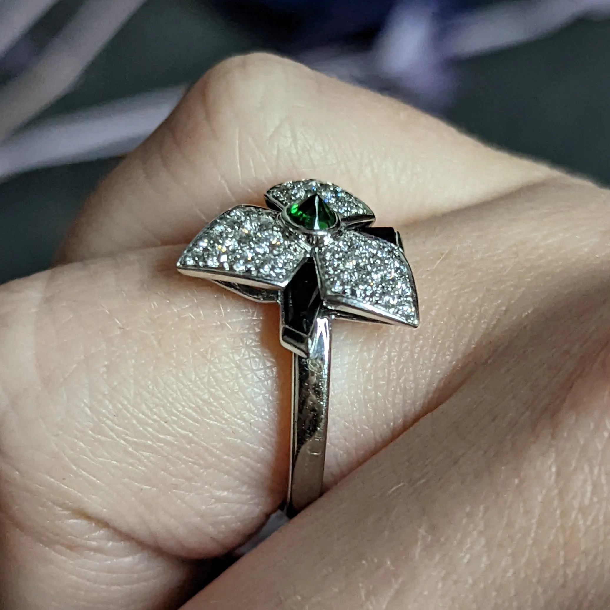 French Cartier Diamond Onyx Tsavorite Garnet 18 Karat White Gold Caresse D'Orchidees Ring