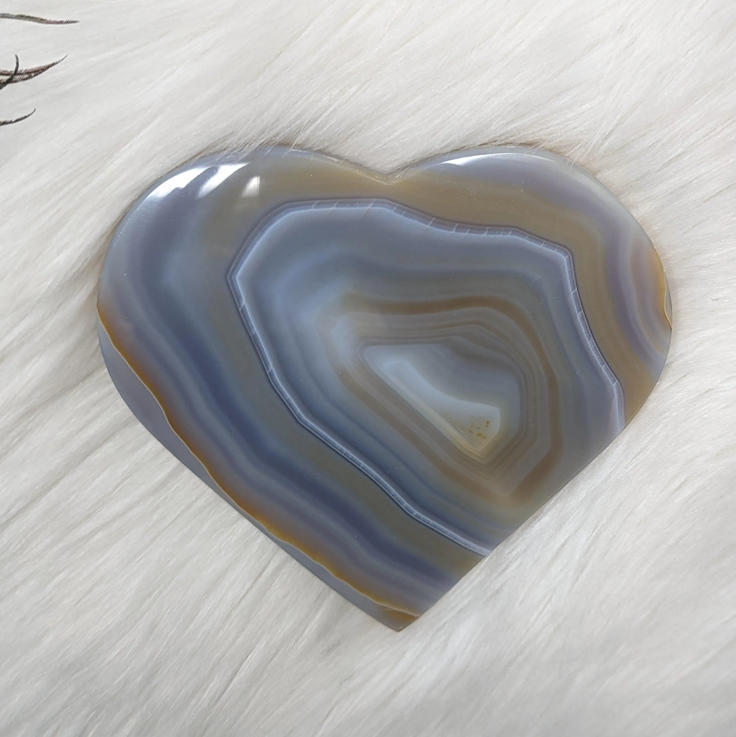 Medium Natural Agate Heart Carving ~ Brazil ~ STUNNING BLUE, TAN & WHITE BANDING