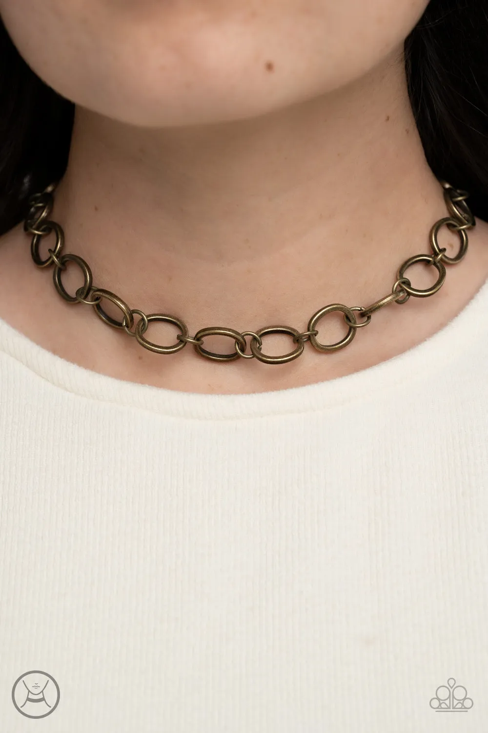 Paparazzi 90s Nostalgia - Brass Choker Necklace